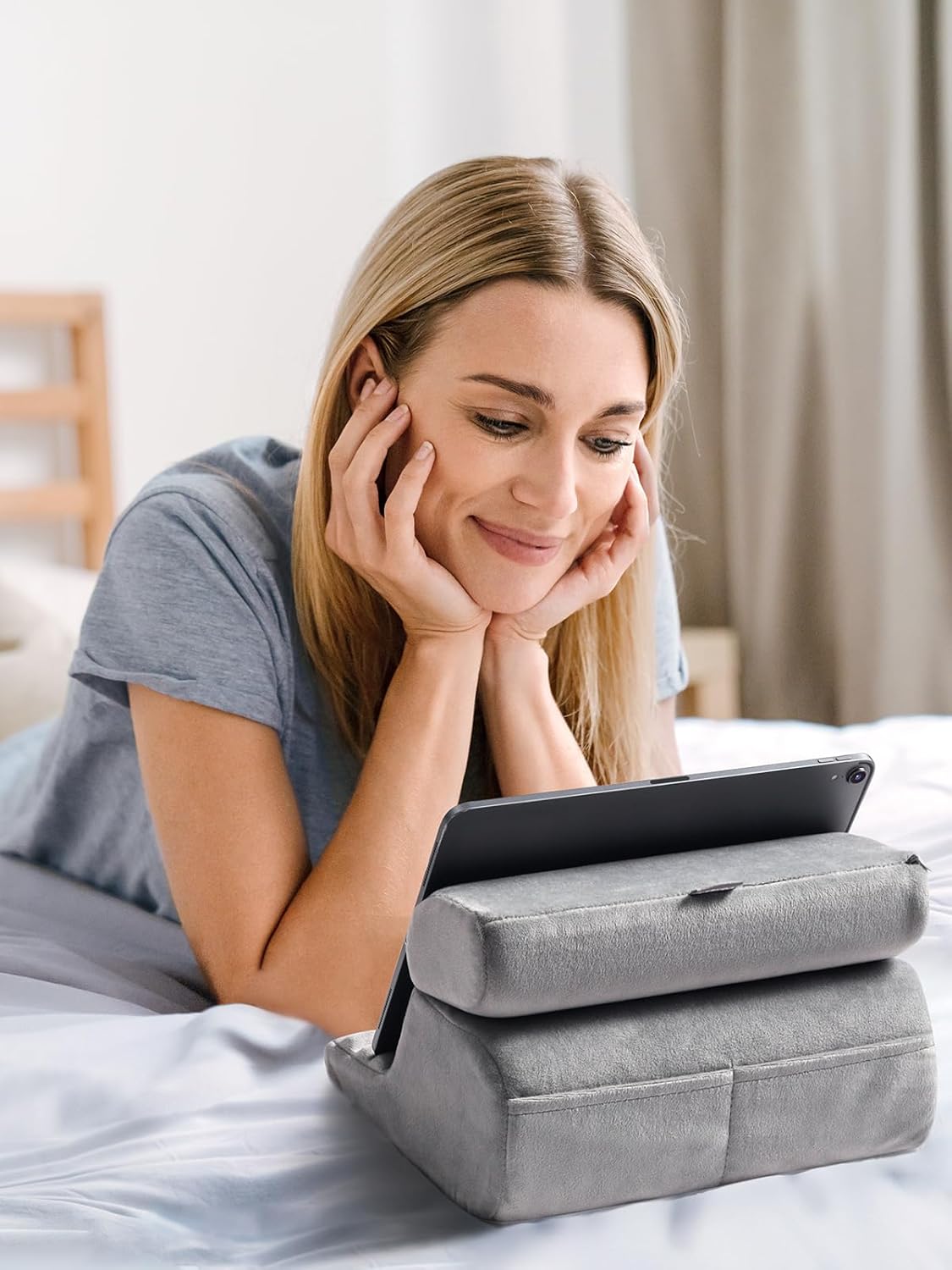 UGREEN Rubber Foldable Tablet Stand Phone Pillow (Grey) /60646